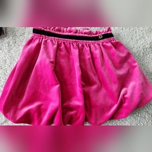 Authentic GUCCI kids velvet soft skirt with gold interlocking embellishment.